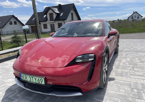 Porsche Taycan cena 359160 przebieg: 44000, rok produkcji 2021 z Pobiedziska małe 301